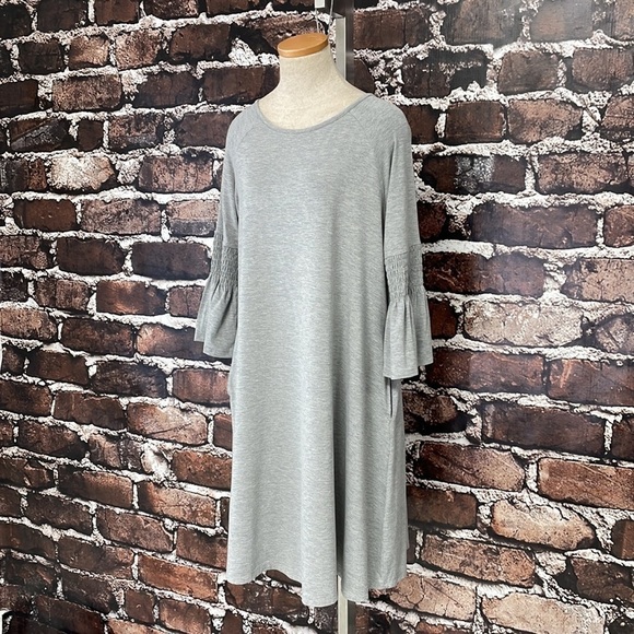 Agnes & Dora Dress NWT T-Shirt Bell Sleeves Gray Round Neck Pockets Size Medium - Picture 6 of 14